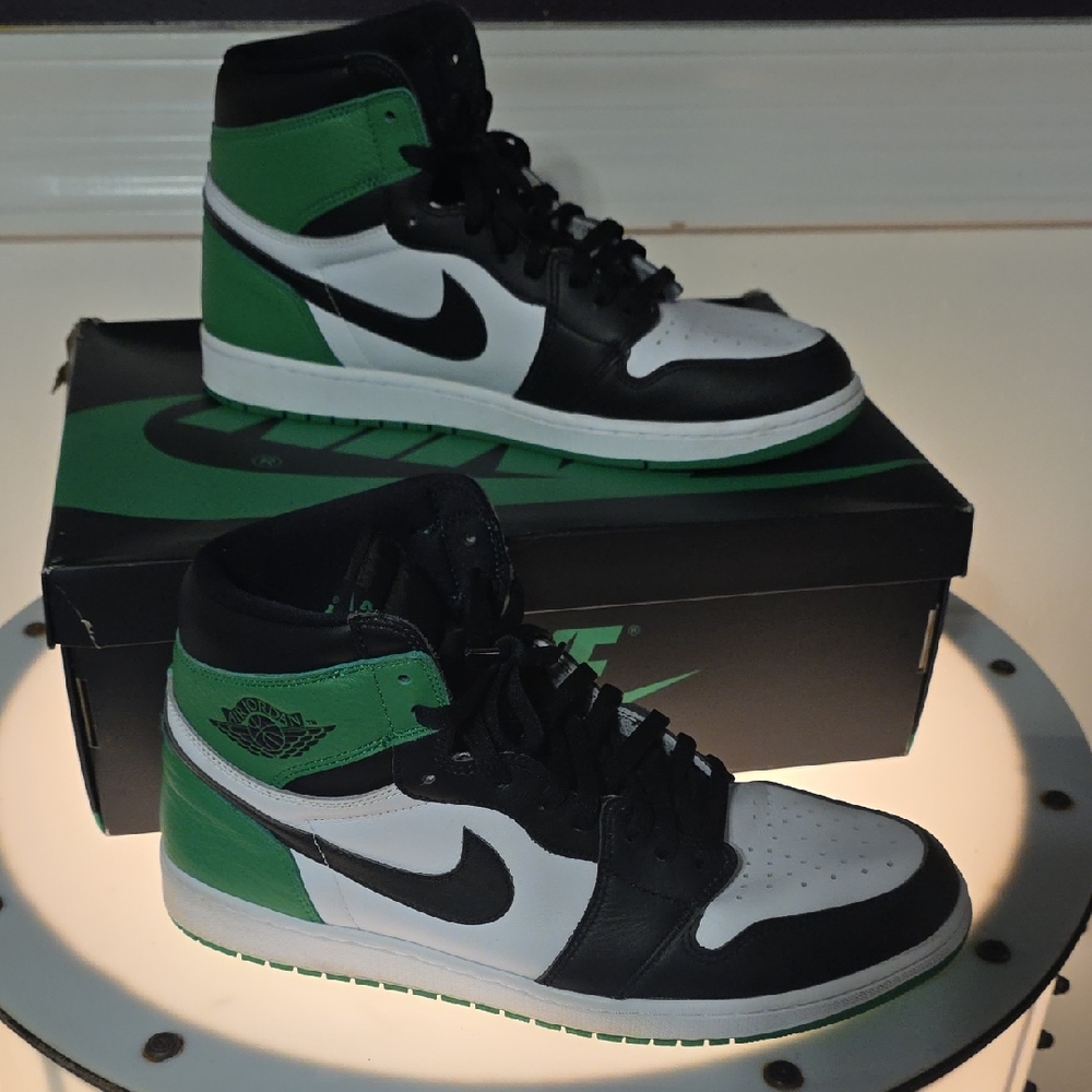 Nike Men's Black and Green Sneakers